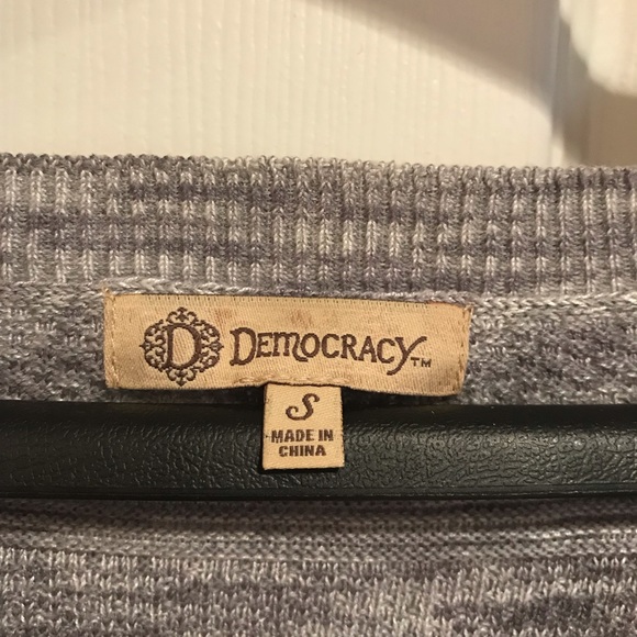 Light weight gray sweater - Picture 4 of 4